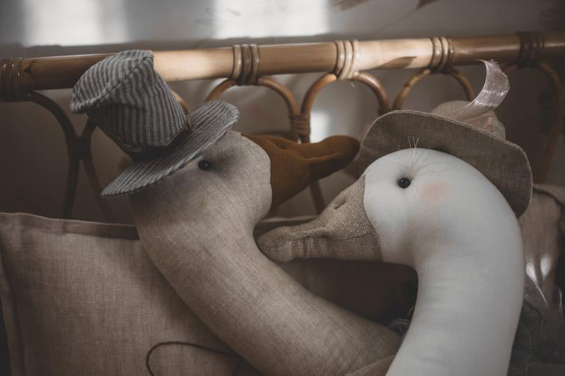 Linen Goose - Gilbert