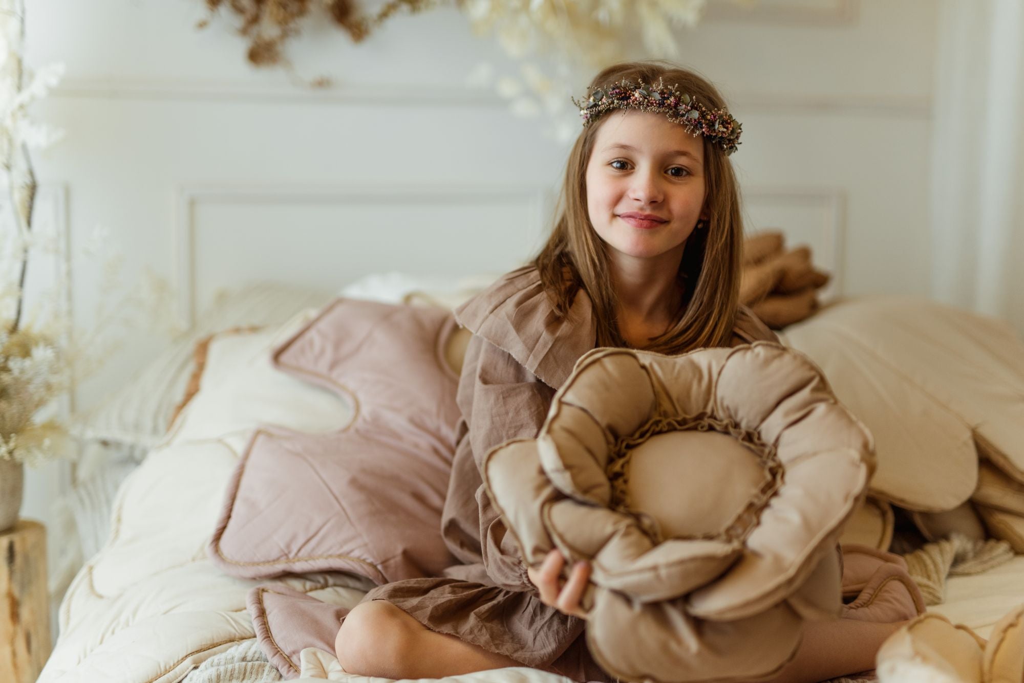 Flower cushions XXL (beige 60cm)