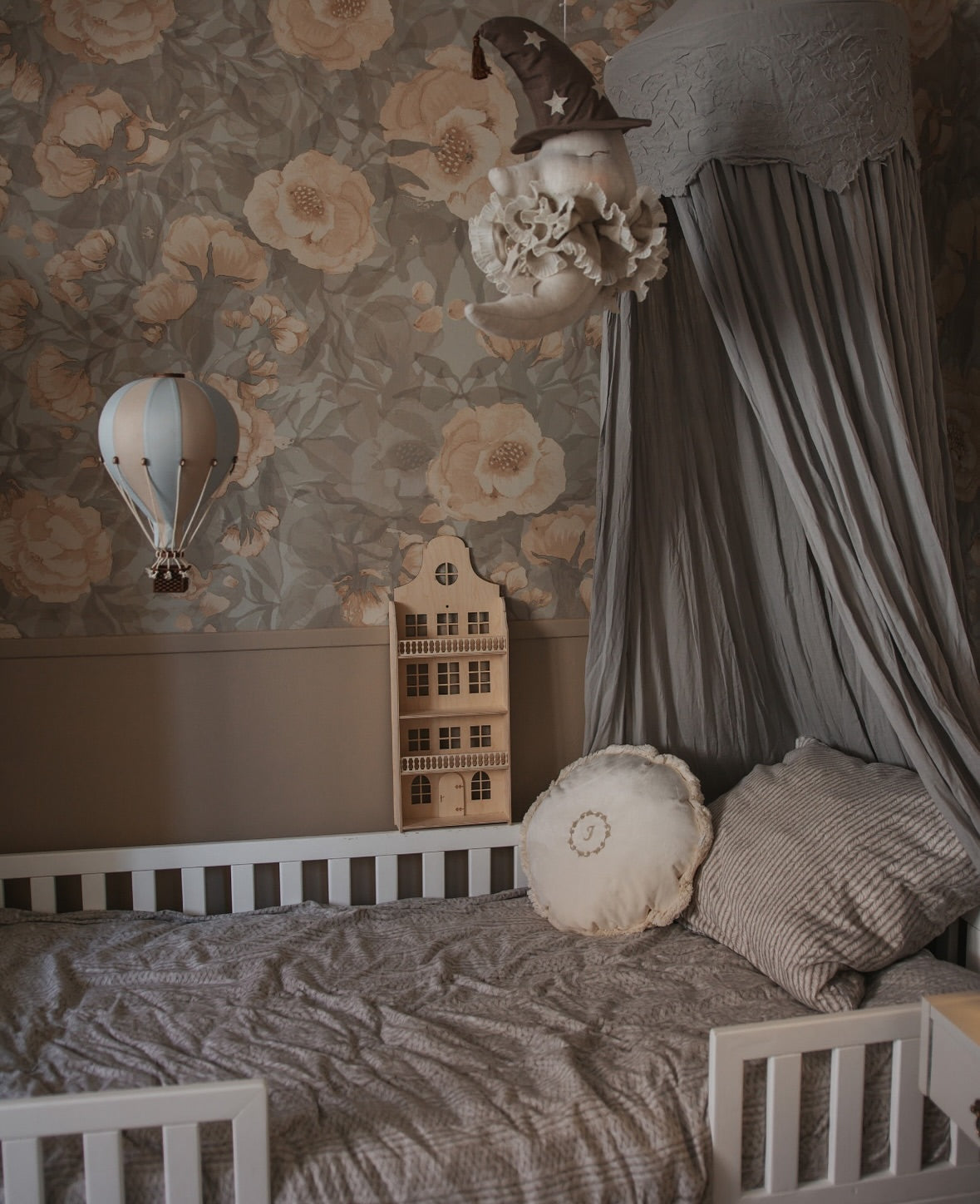 Small - SB740 Blue & Beige Decorative Hot Air Balloon