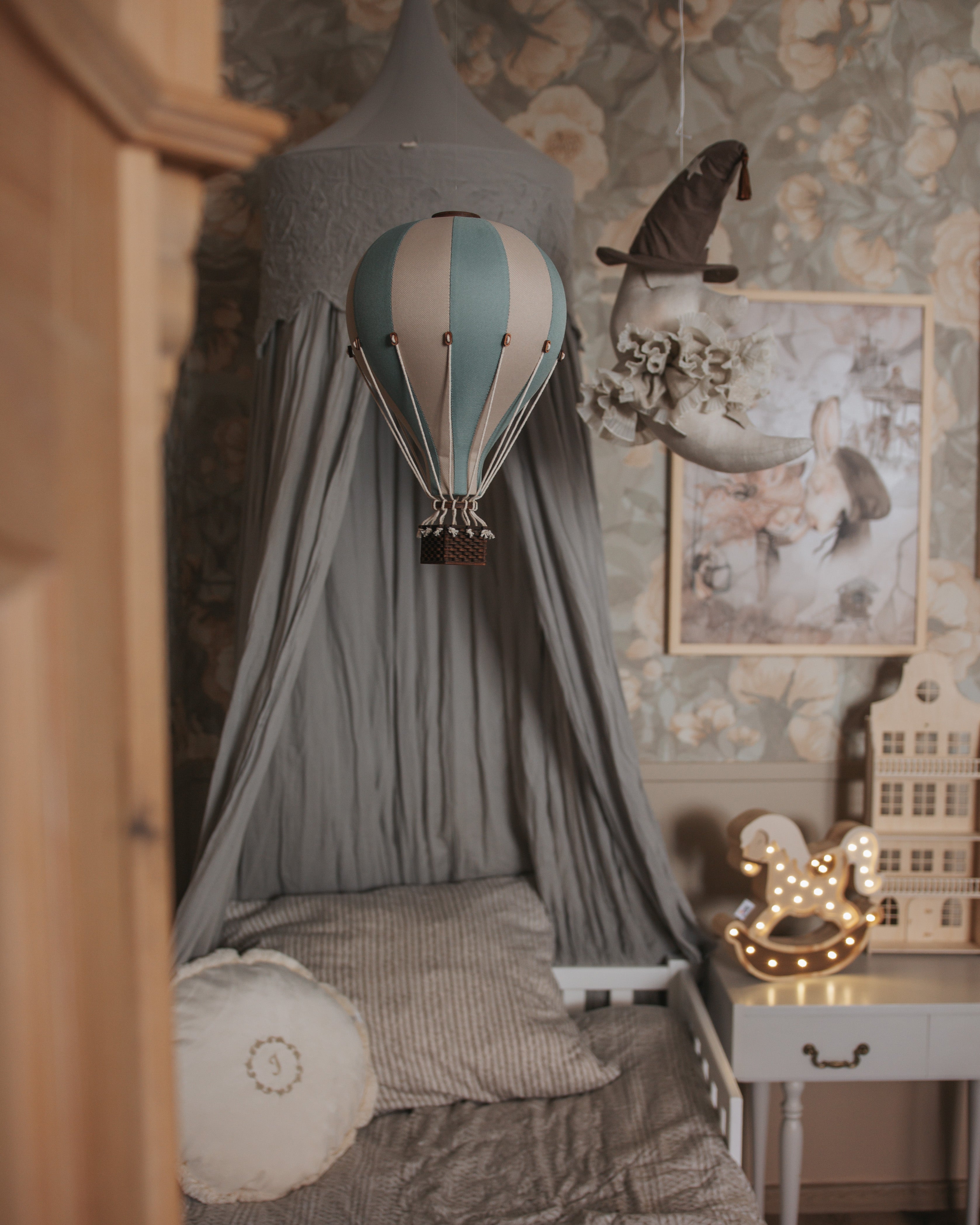 Small – SB775 Green & Beige Decorative Hot Air Balloon