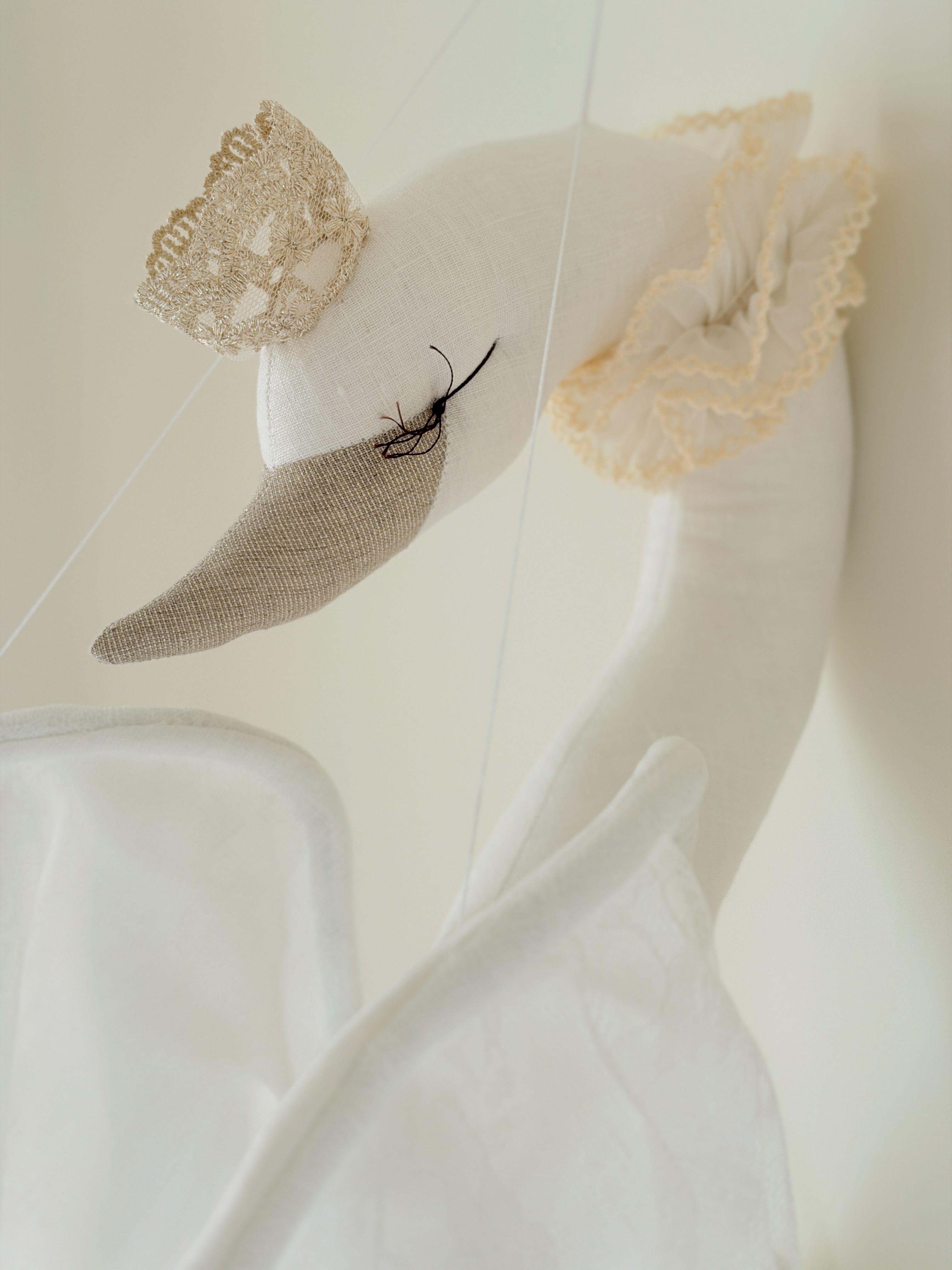 Linen Swan - Cream