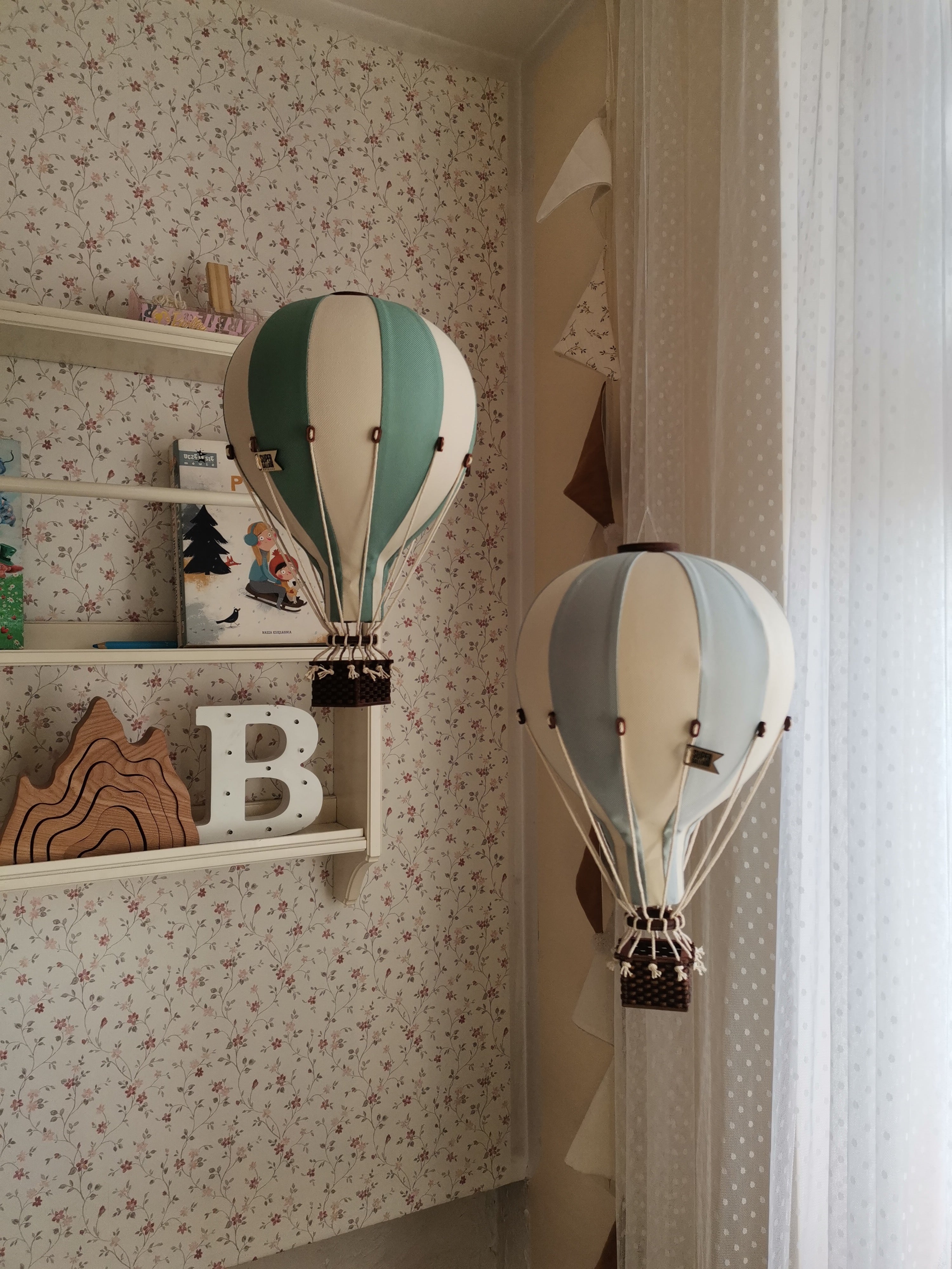 Small - SB739 Cloud Blue & Off White Decorative Hot Air Balloon