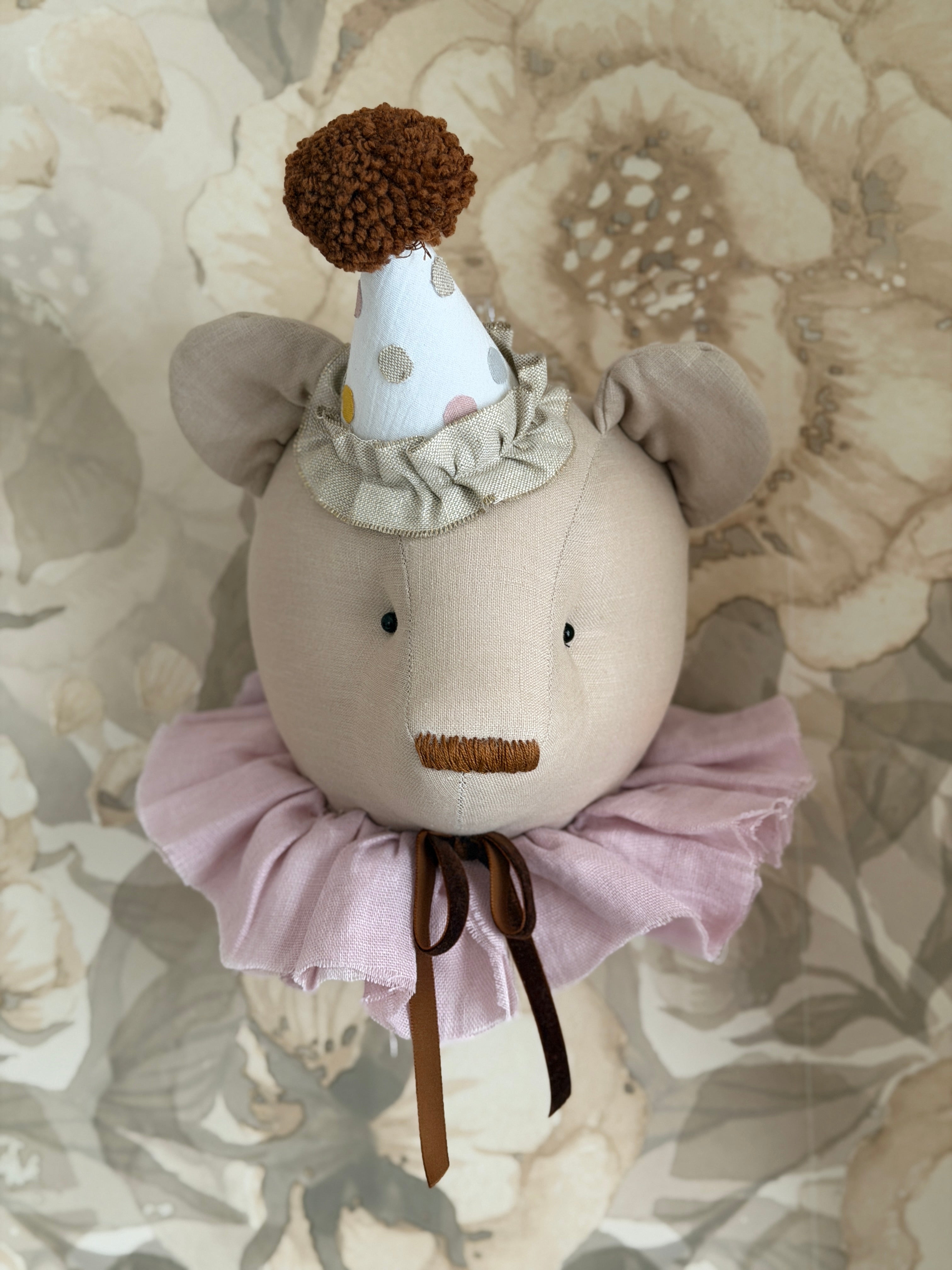 SAMPLE petite size - beige bear with powder collar