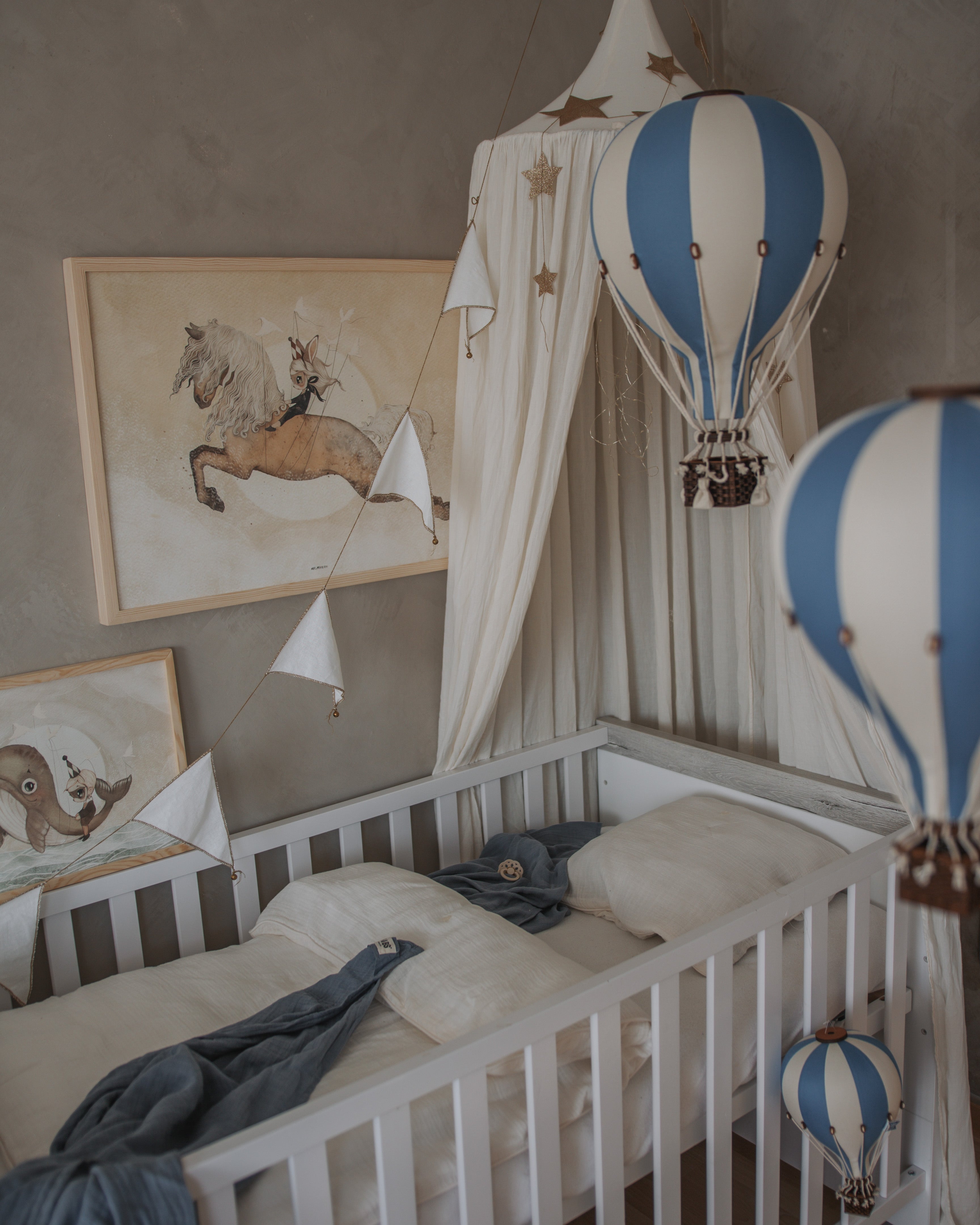 Small - SB745 Marine Blue & Off White Hanging Hot Air Balloon