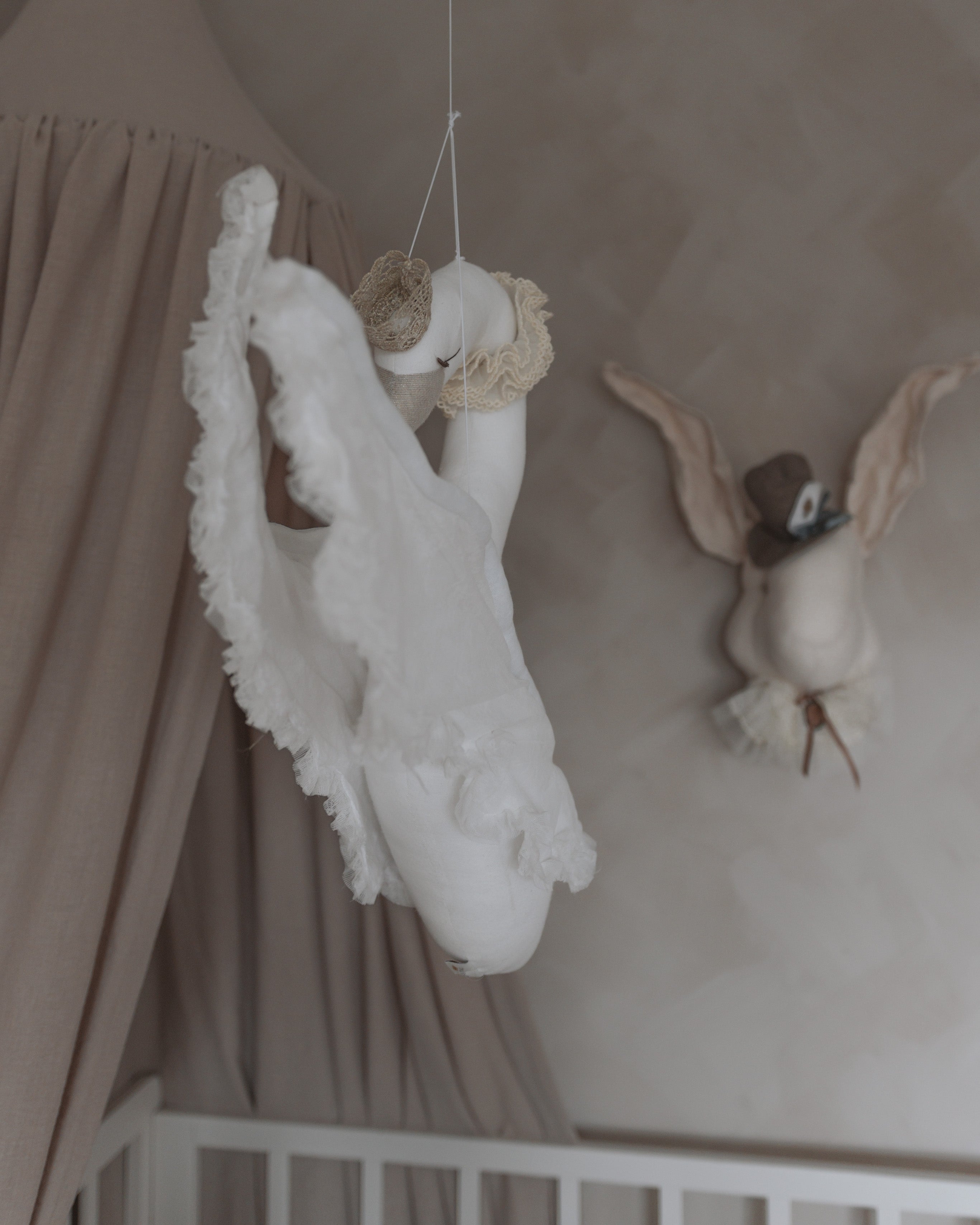 Linen Swan - Cream