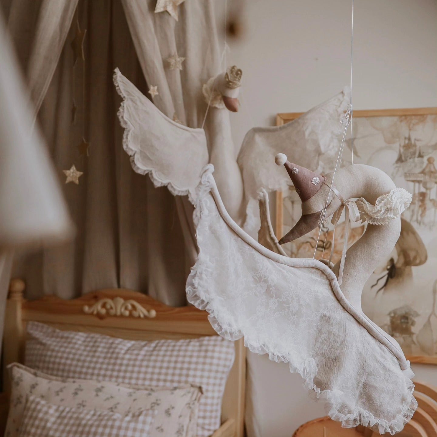 Linen Swan - Pink Cap