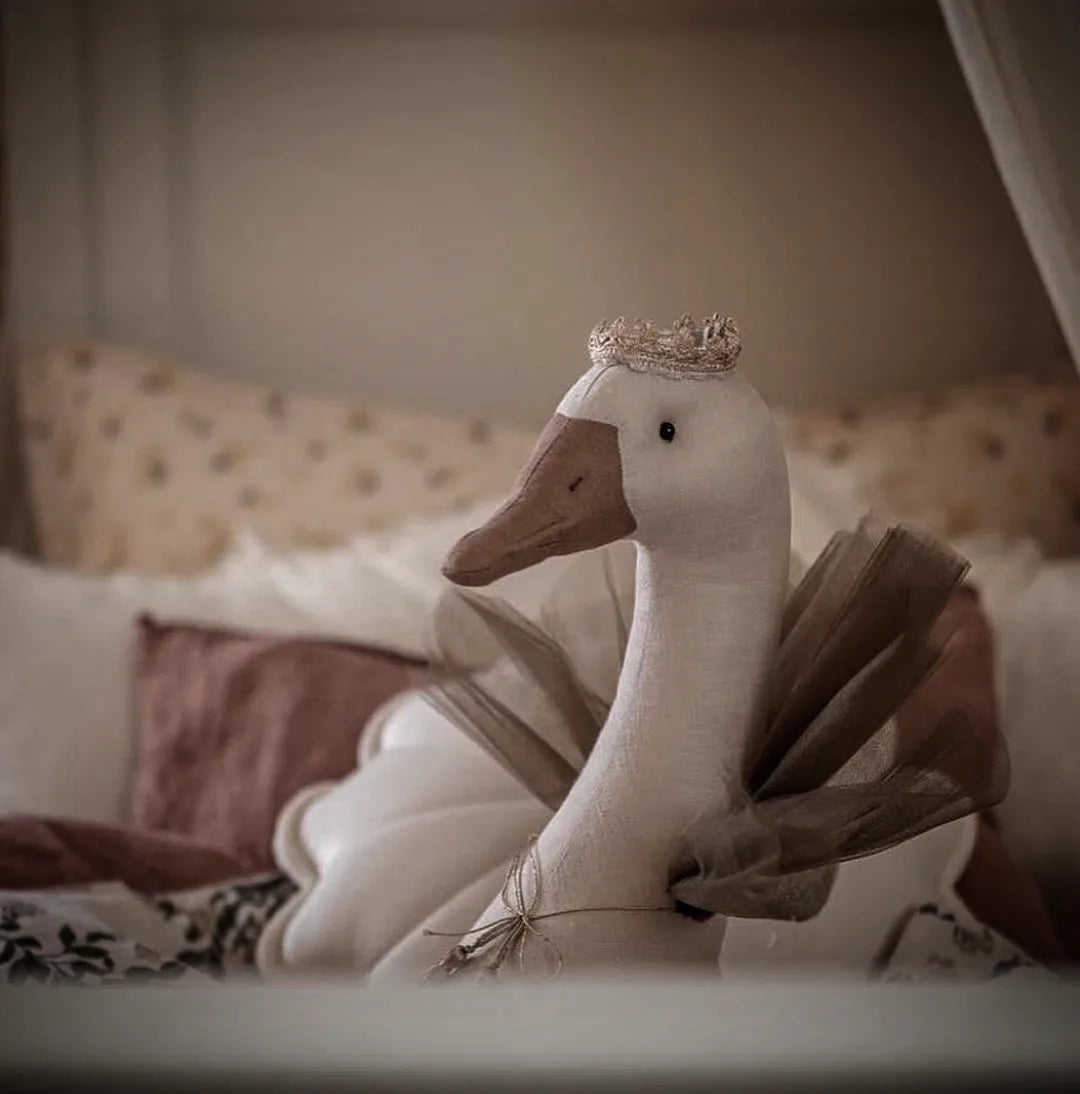 Linen Goose - King Rosallio