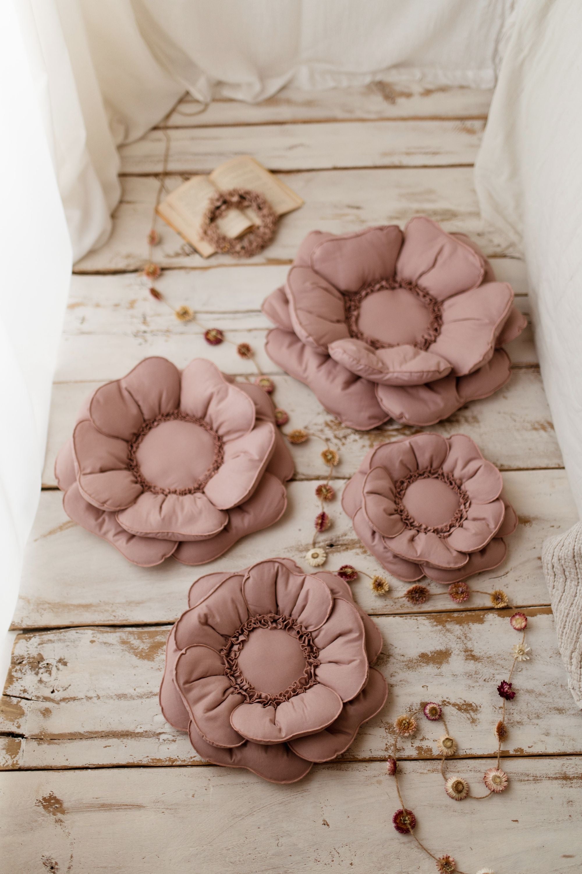 Flower cushions (dusty pink 40cm)