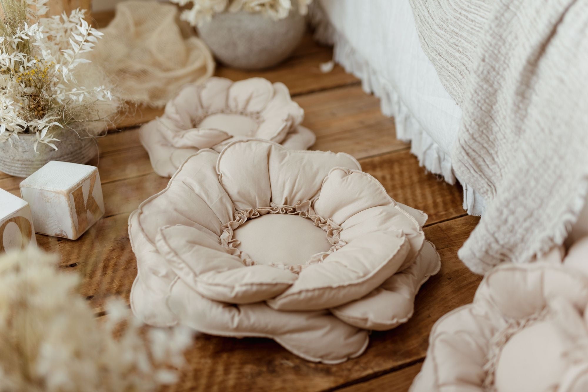Flower cushions (natural 30cm)