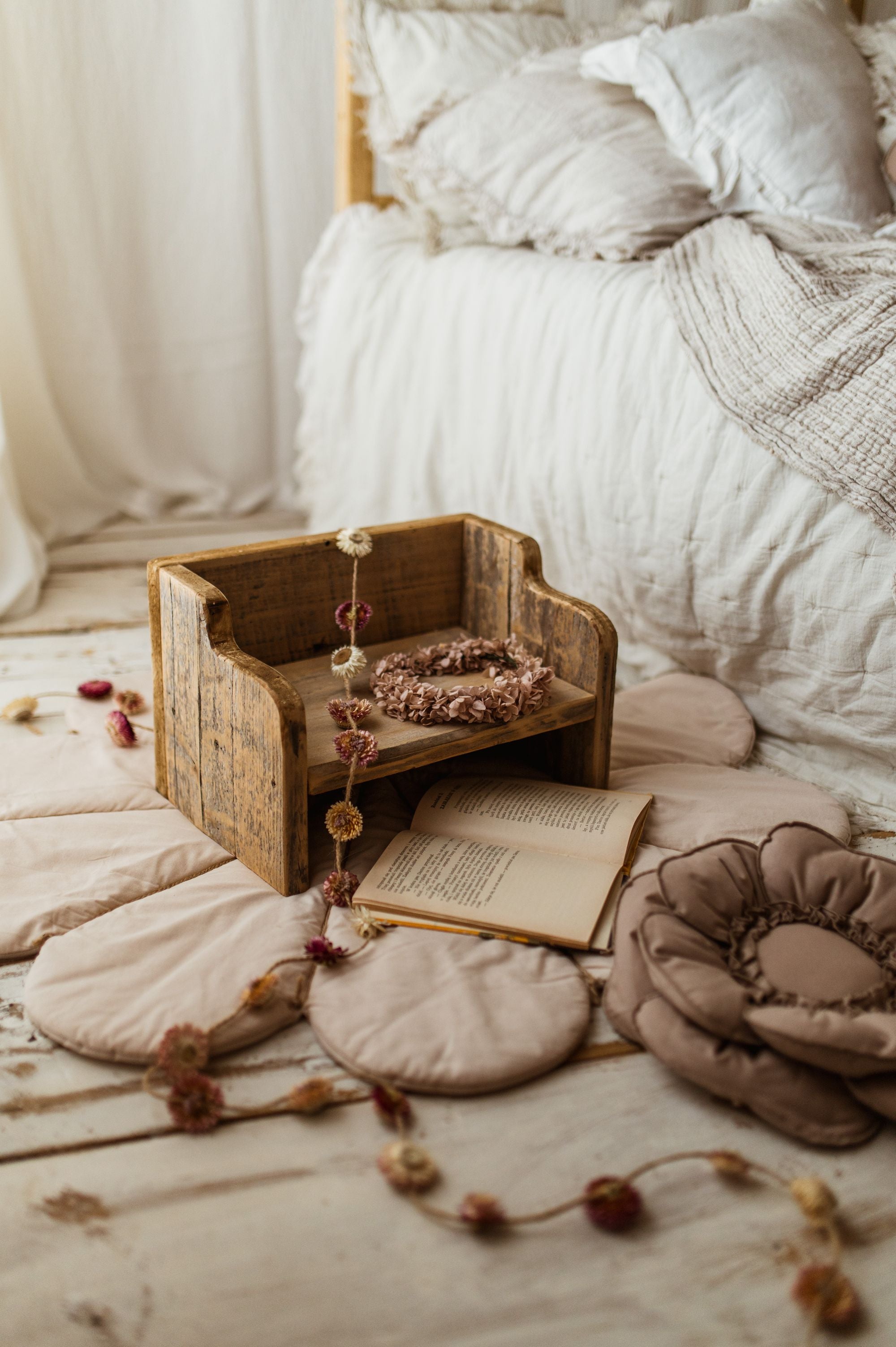 Flower cushions (beige 40cm)