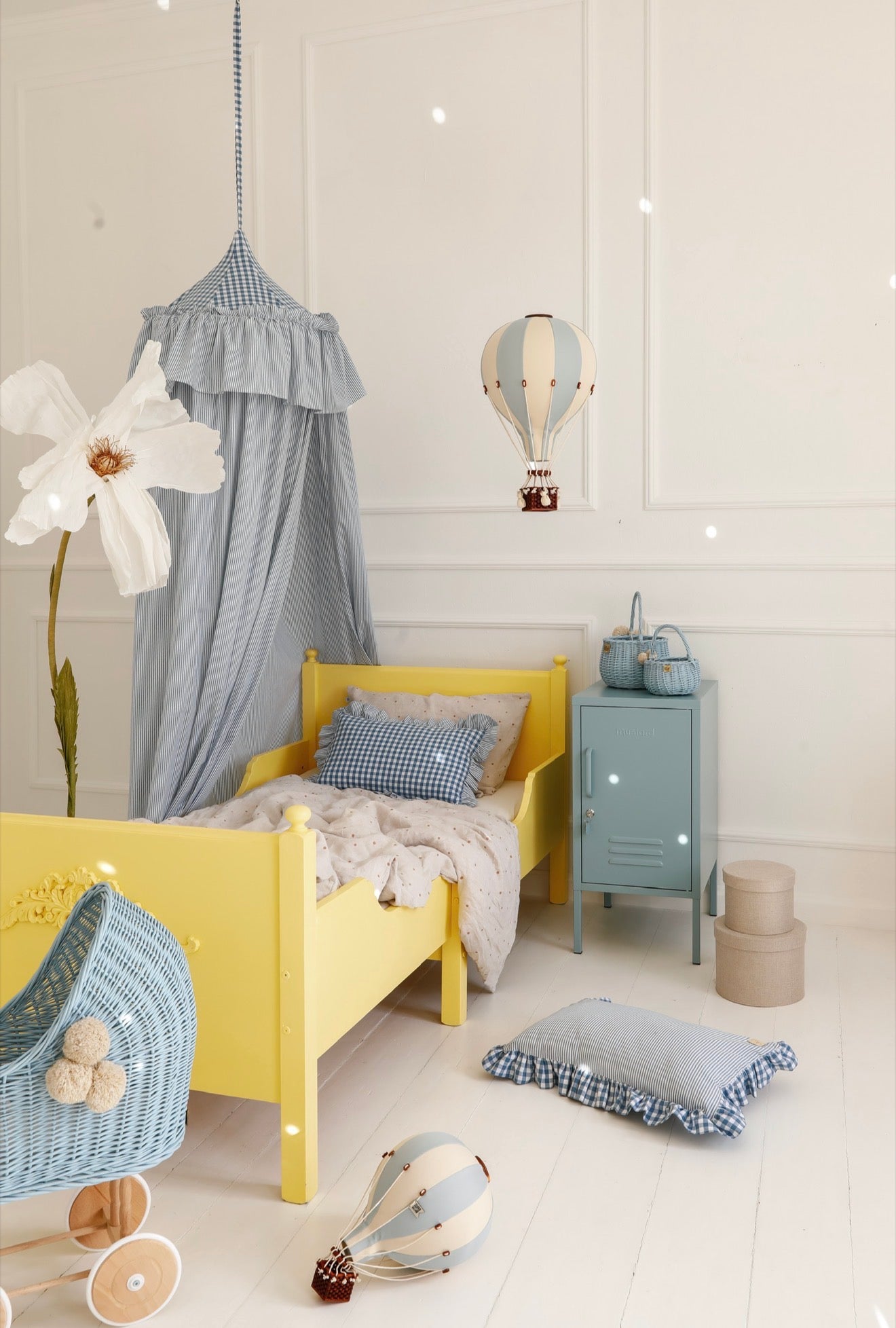Small - SB739 Cloud Blue & Off White Decorative Hot Air Balloon