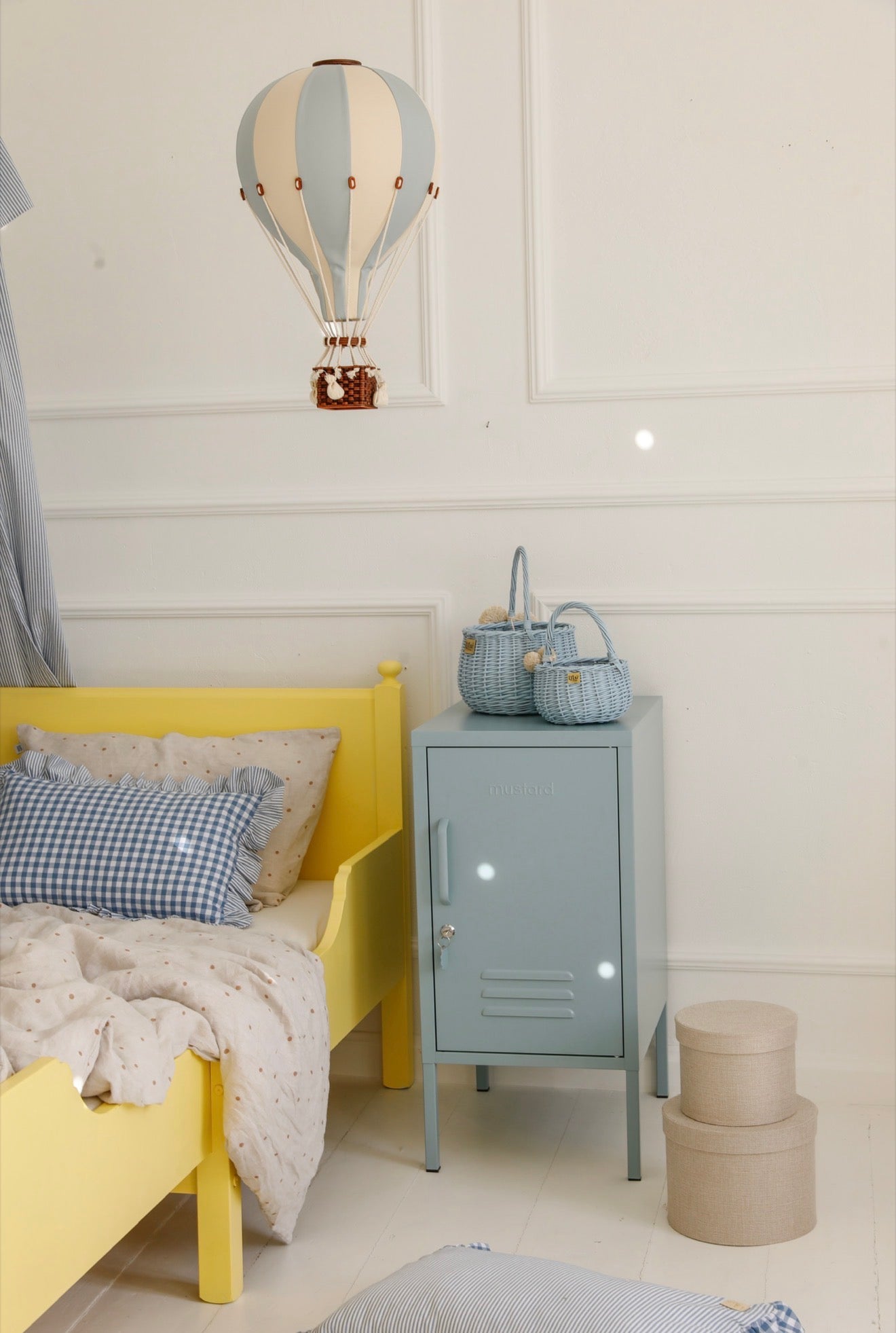 Large - SB739 Cloud Blue & Off White Decorative Hot Air Balloon